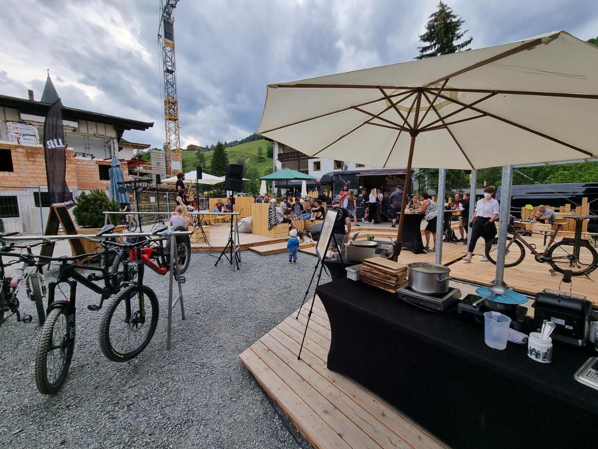 Skill Mountain Lodge - Ski Und Bike Hostel Im Sommer Mit Joker Card ザールバッハ・ヒンターグレム エクステリア 写真