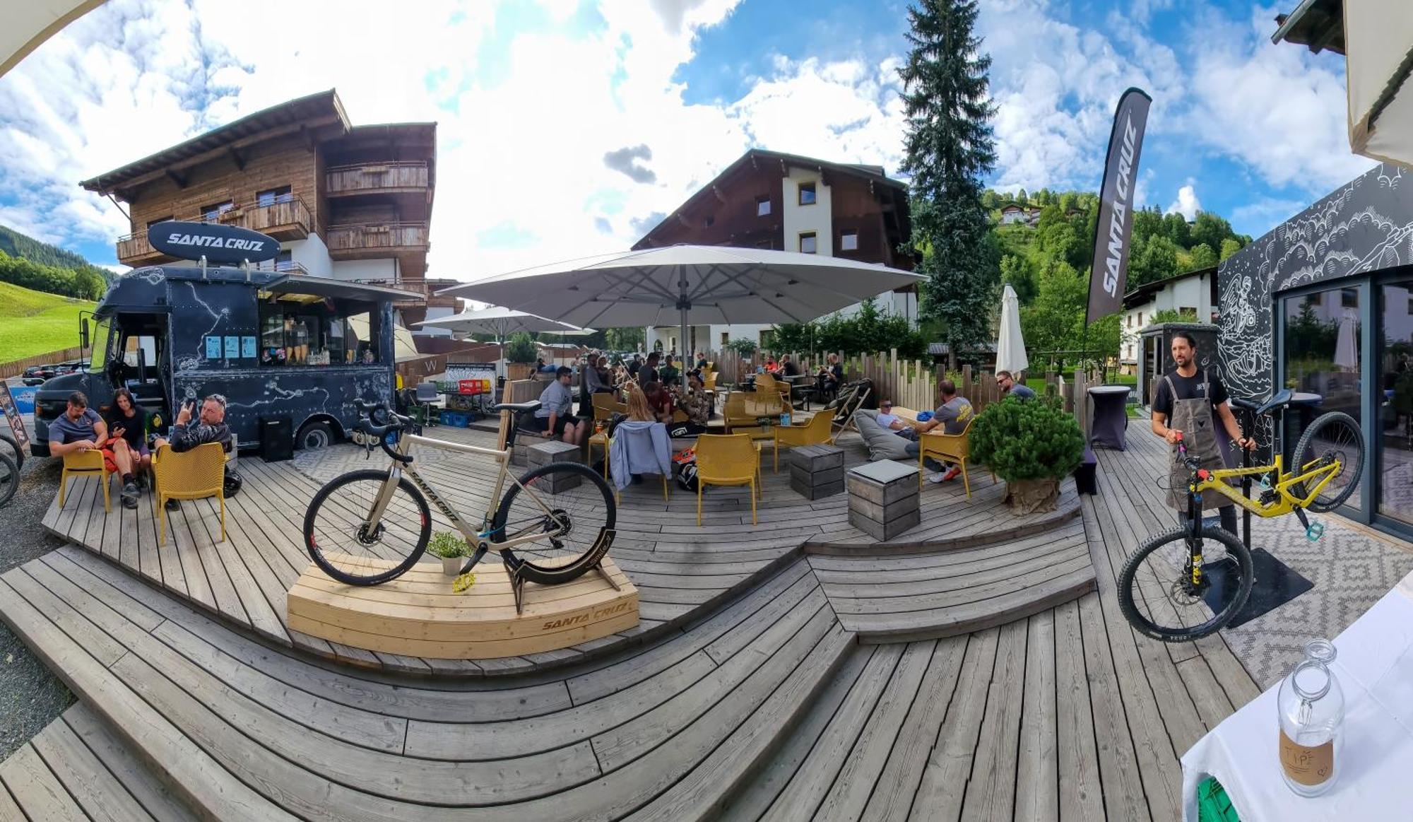 Skill Mountain Lodge - Ski Und Bike Hostel Im Sommer Mit Joker Card ザールバッハ・ヒンターグレム エクステリア 写真