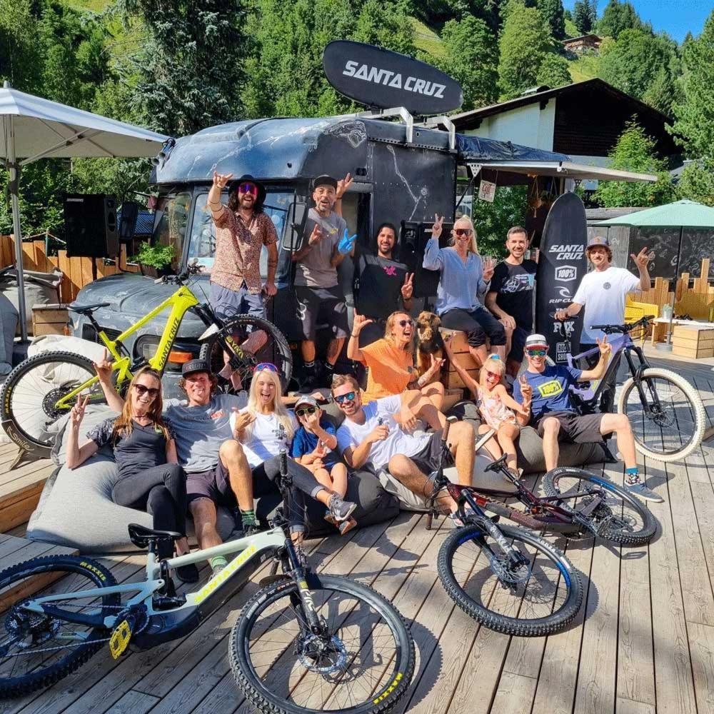 Skill Mountain Lodge - Ski Und Bike Hostel Im Sommer Mit Joker Card ザールバッハ・ヒンターグレム エクステリア 写真