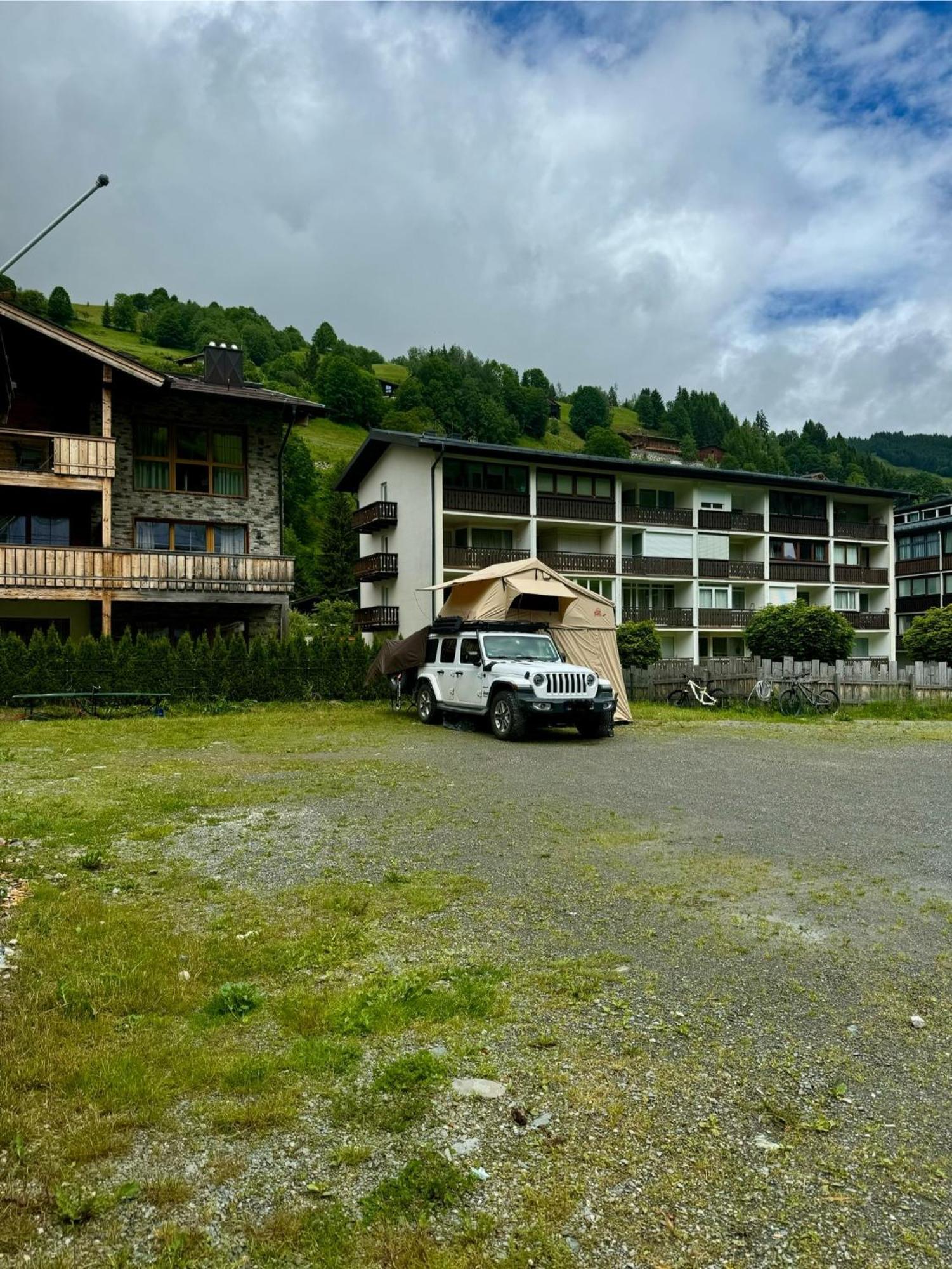 Skill Mountain Lodge - Ski Und Bike Hostel Im Sommer Mit Joker Card ザールバッハ・ヒンターグレム エクステリア 写真
