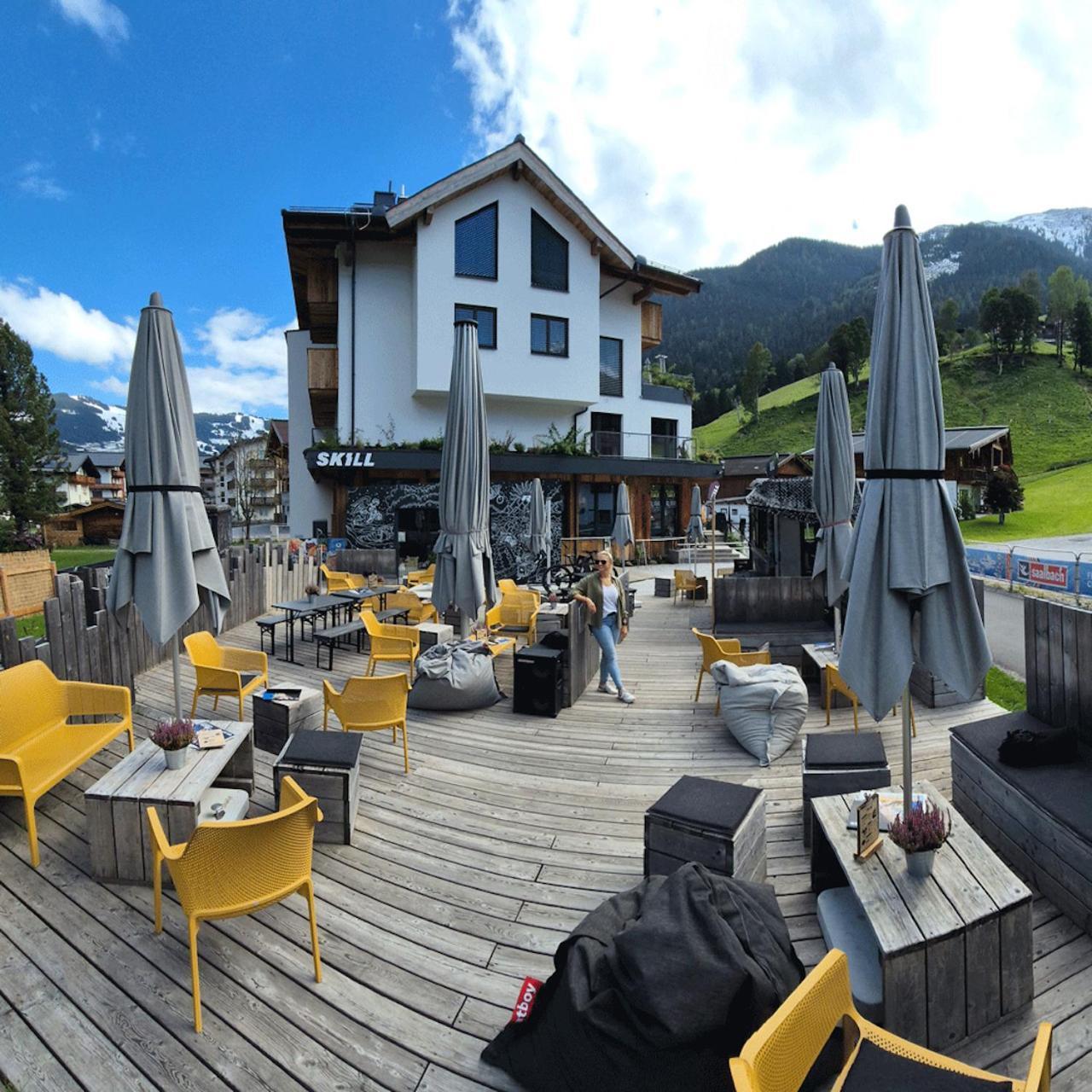 Skill Mountain Lodge - Ski Und Bike Hostel Im Sommer Mit Joker Card ザールバッハ・ヒンターグレム エクステリア 写真